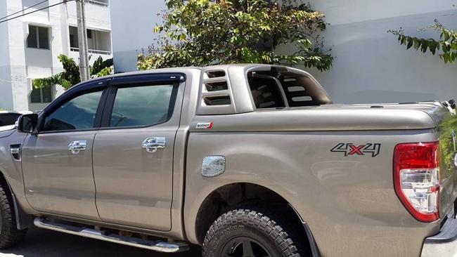 Nắp thùng xe bán tải Ford Ranger