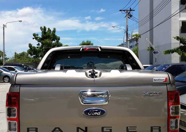 Nắp thùng xe bán tải Ford Ranger