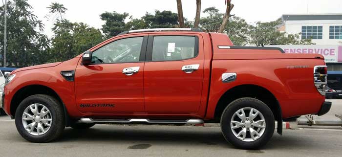 Nắp thùng xe bán tải Ford Ranger