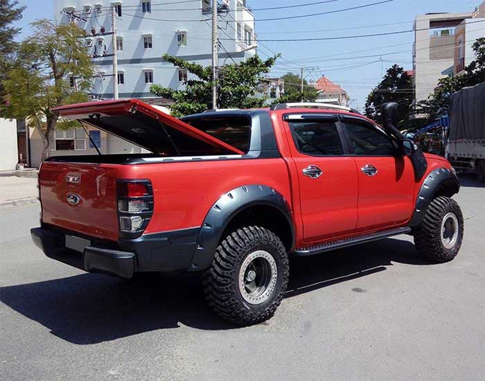 Nắp thùng xe bán tải Ford Ranger