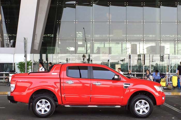 Nắp thùng xe bán tải Ford Ranger