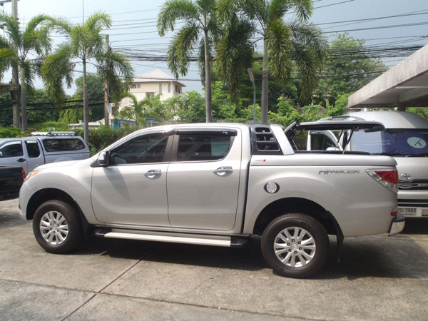 Nắp thùng bán tải Mazda BT50