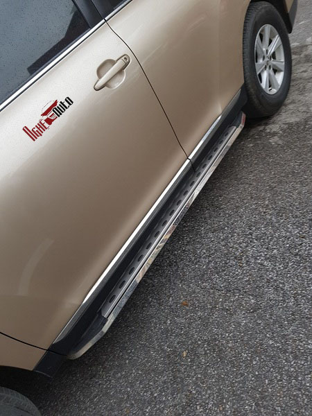 Bậc lên xuống cho xe Toyota Highlander 2011