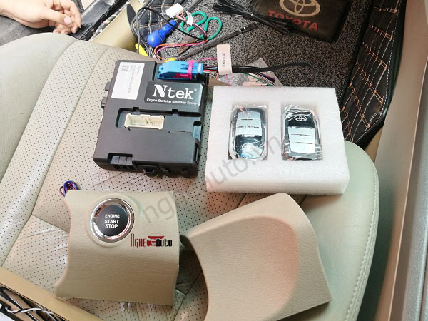 Chìa khóa thông minh start stop xe Toyota Camry 2010
