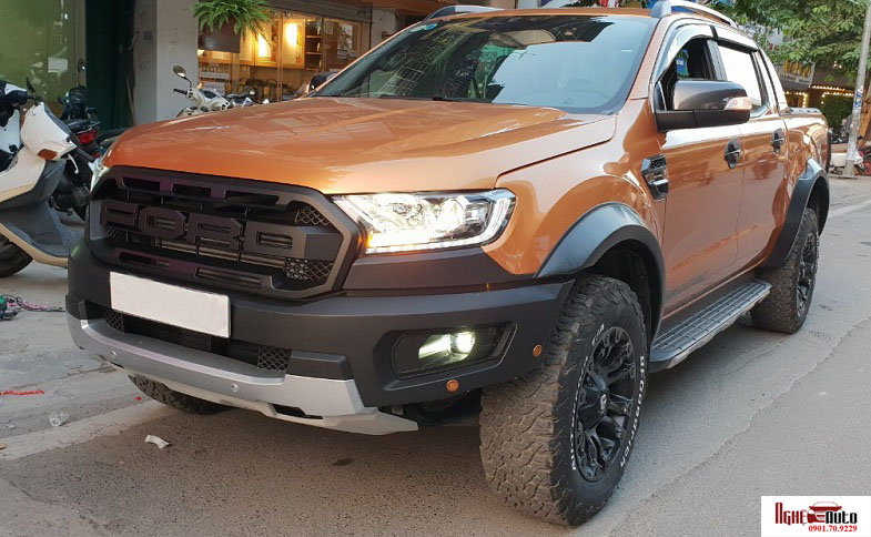 Độ body kit Ford Ranger lên đời Raptor hàng Thái 