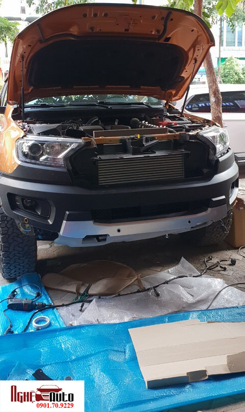 Độ body kit Ford Ranger lên đời Raptor hàng Thái 