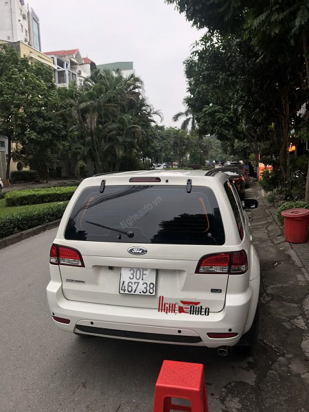 Đuôi gió cho xe Ford Escape