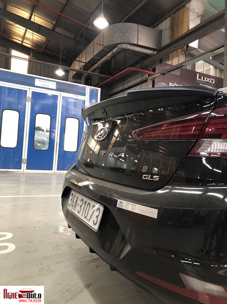 Đuôi gió liền cốp cho xe Hyundai Elantra 2019