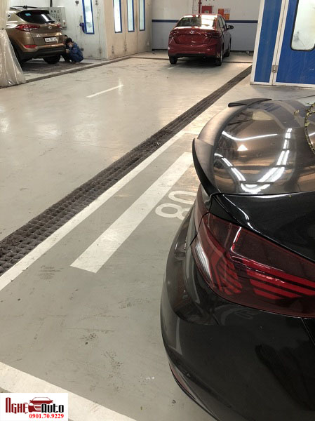 Đuôi gió liền cốp cho xe Hyundai Elantra 2019