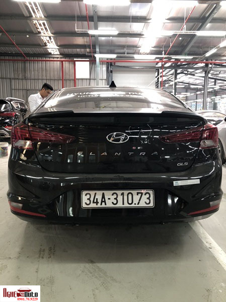 Đuôi gió liền cốp cho xe Hyundai Elantra 2019
