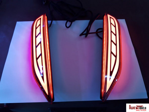 LED gầm phản quang cản sau xe Mitsubishi Xpander