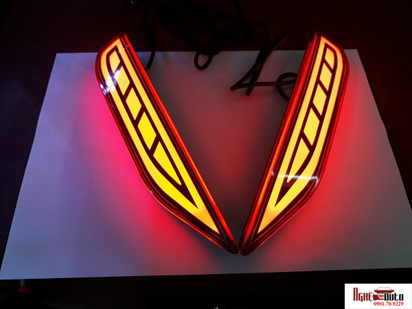 LED gầm phản quang cản sau xe Mitsubishi Xpander
