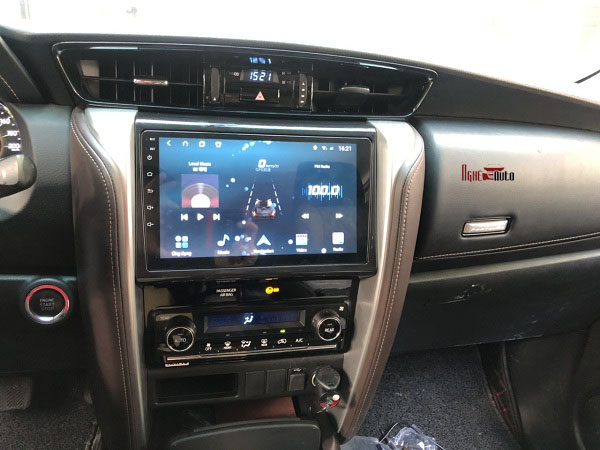 Màn hình Android OLED cho xeToyota Fortuner 2018