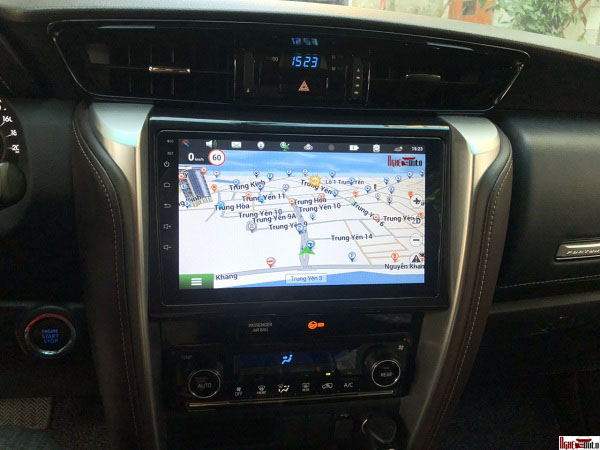 Màn hình Android OLED cho xeToyota Fortuner 2018