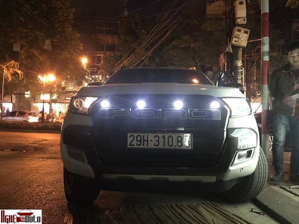 Mặt ca lăng chữ FORD 4 đèn LED cho xe Ford Ranger