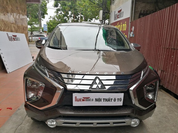 Mặt ca lăng dán cho xe Xpander