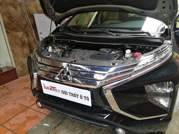 Mặt ca lăng dán cho xe Xpander