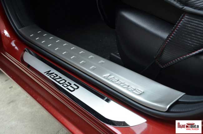 ốp bậc cửa chống xước cho xe Mazda 3
