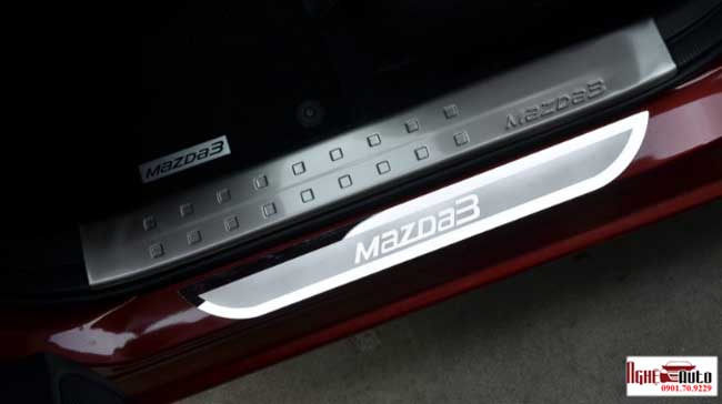 ốp bậc cửa chống xước cho xe Mazda 3