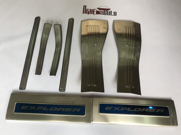 Ốp bậc trong ngoài cho xe Ford Explorer