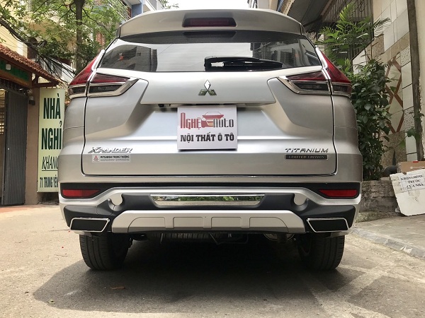 Ốp cản sau xe Mitsubishi Xpander