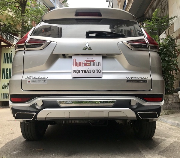 Ốp cản sau xe Mitsubishi Xpander