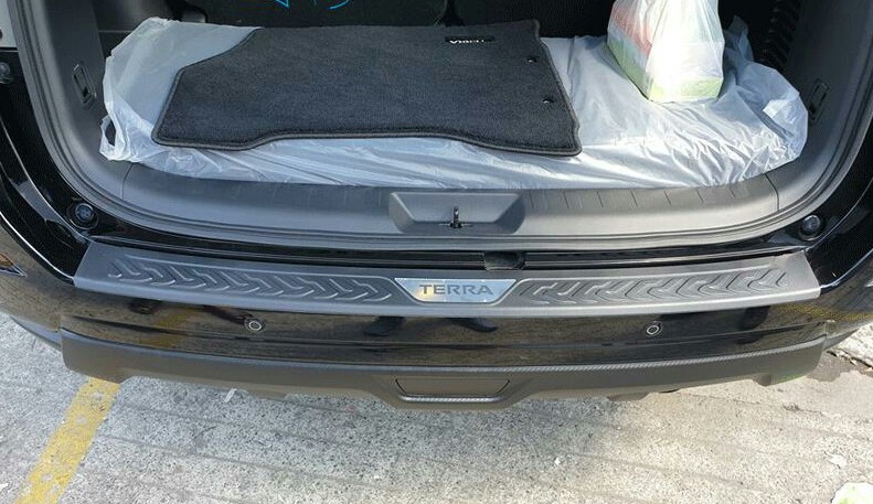 Chống trầy cốp ngoài nhựa xe Nissan Terra