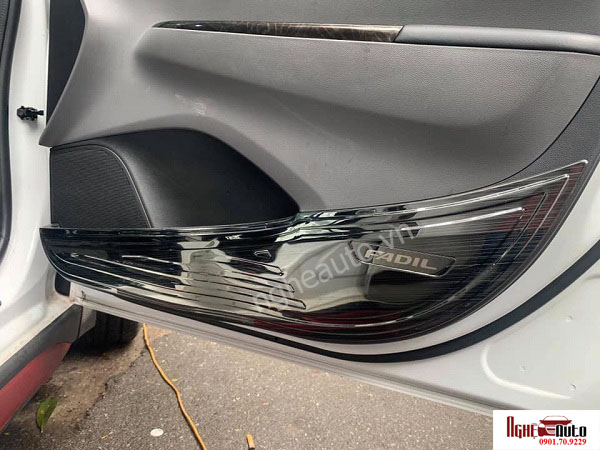Ốp tapi cửa xe Vinfast Fadil màu Titan