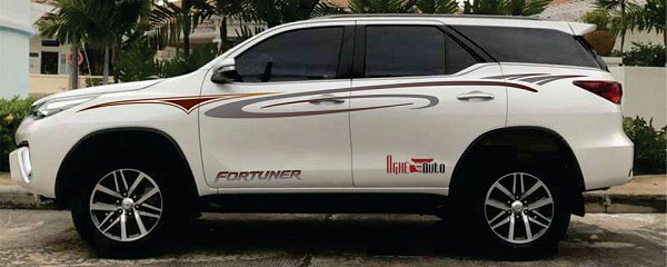 mẫu tem sườn xe 7 chỗ màu trắng