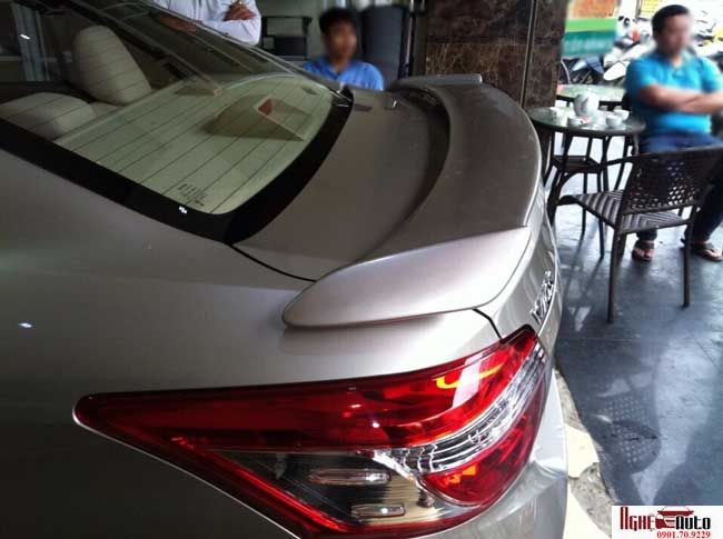Đuôi gió khung cao Toyota Vios 