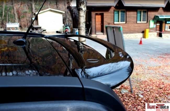 Đuôi gió trên kính hậu Chevrolet Orlando