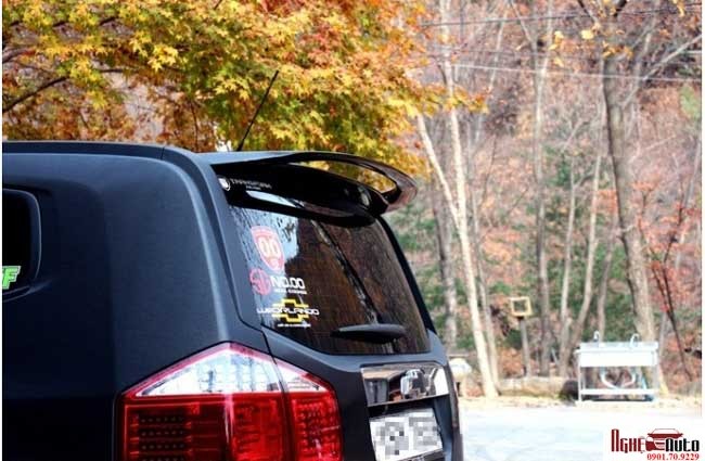 Đuôi gió trên kính hậu Chevrolet Orlando