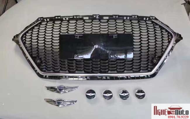 Mặt ca lăng và logo độ Hyundai Elantra 2016