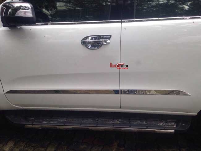 Nẹp sườn xe Ford Everest