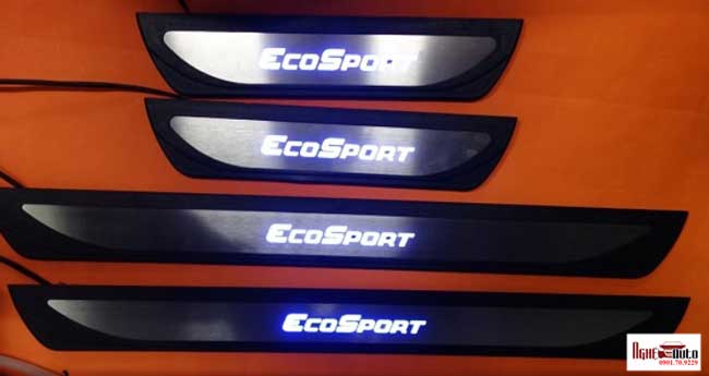 Ốp bậc cửa có đèn cho Ford Ecosport