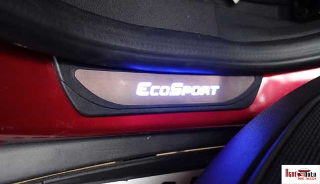Ốp bậc cửa có đèn cho Ford Ecosport