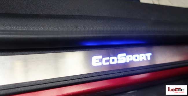 Ốp bậc cửa có đèn cho Ford Ecosport