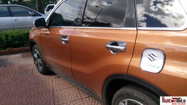 Ốp nắp bình xăng cho xe Suzuki Vitara