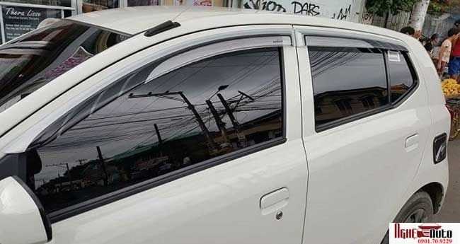 Vè mưa 2 màu cho xe Toyota Wigo 