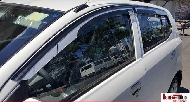 Vè mưa 2 màu cho xe Toyota Wigo 