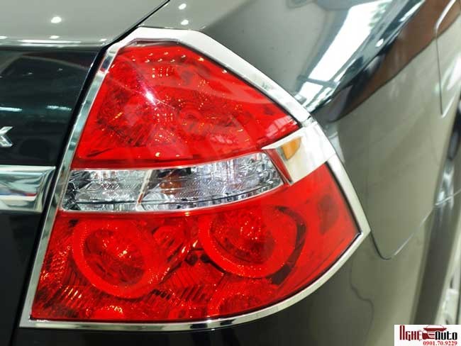 Viền đèn hậu cho xe Gentra