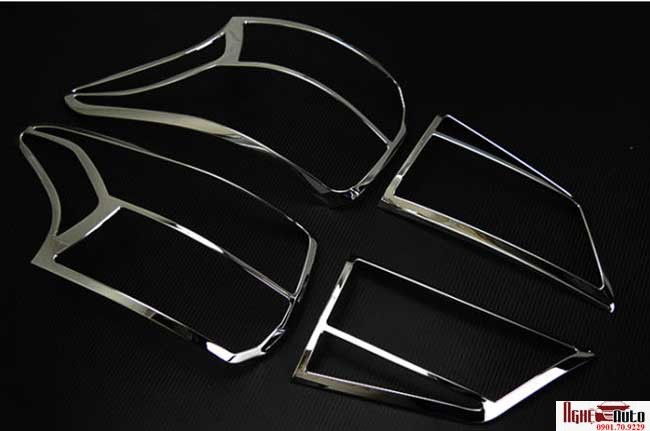 Viền đèn hậu theo xe Mitsubishi Outlander