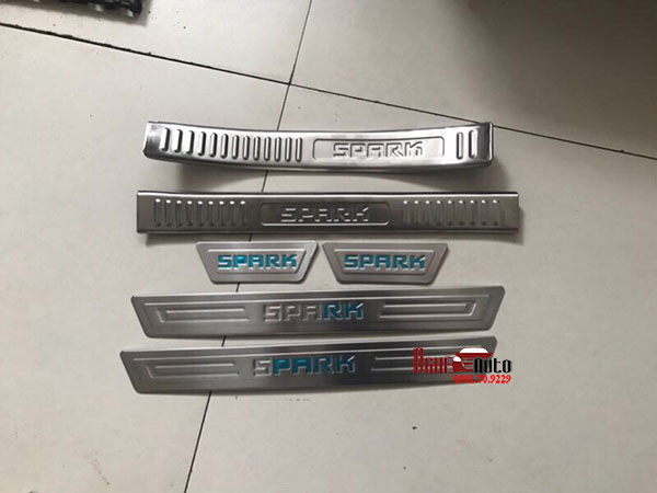Nẹp bước chân trong ngoài cho xe Chevrolet Spark