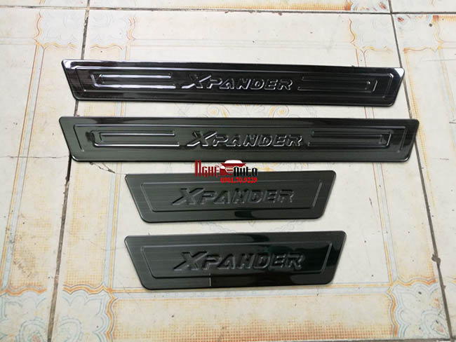Ốp bậc trong ngoài titan cho xe Mitsubishi Xpander