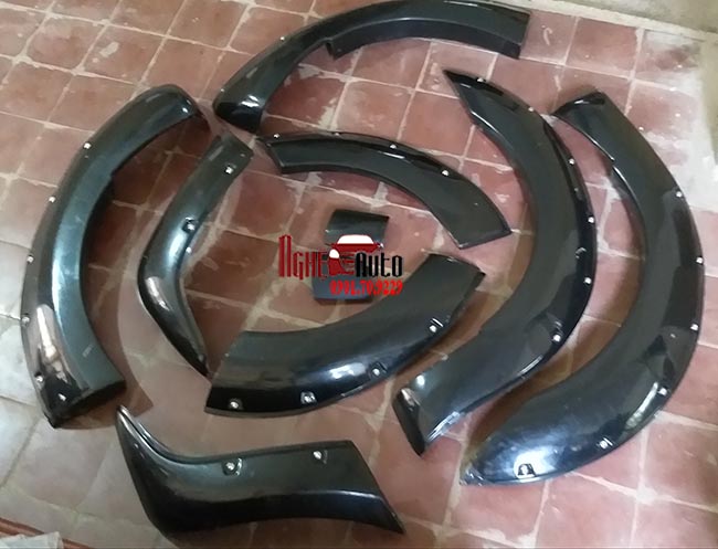 Ốp cua lốp xe Ford Everest 2018 