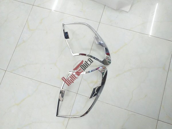 Ốp trang trí viền đèn hậu cao cấp cho xe Chevrolet Captiva 